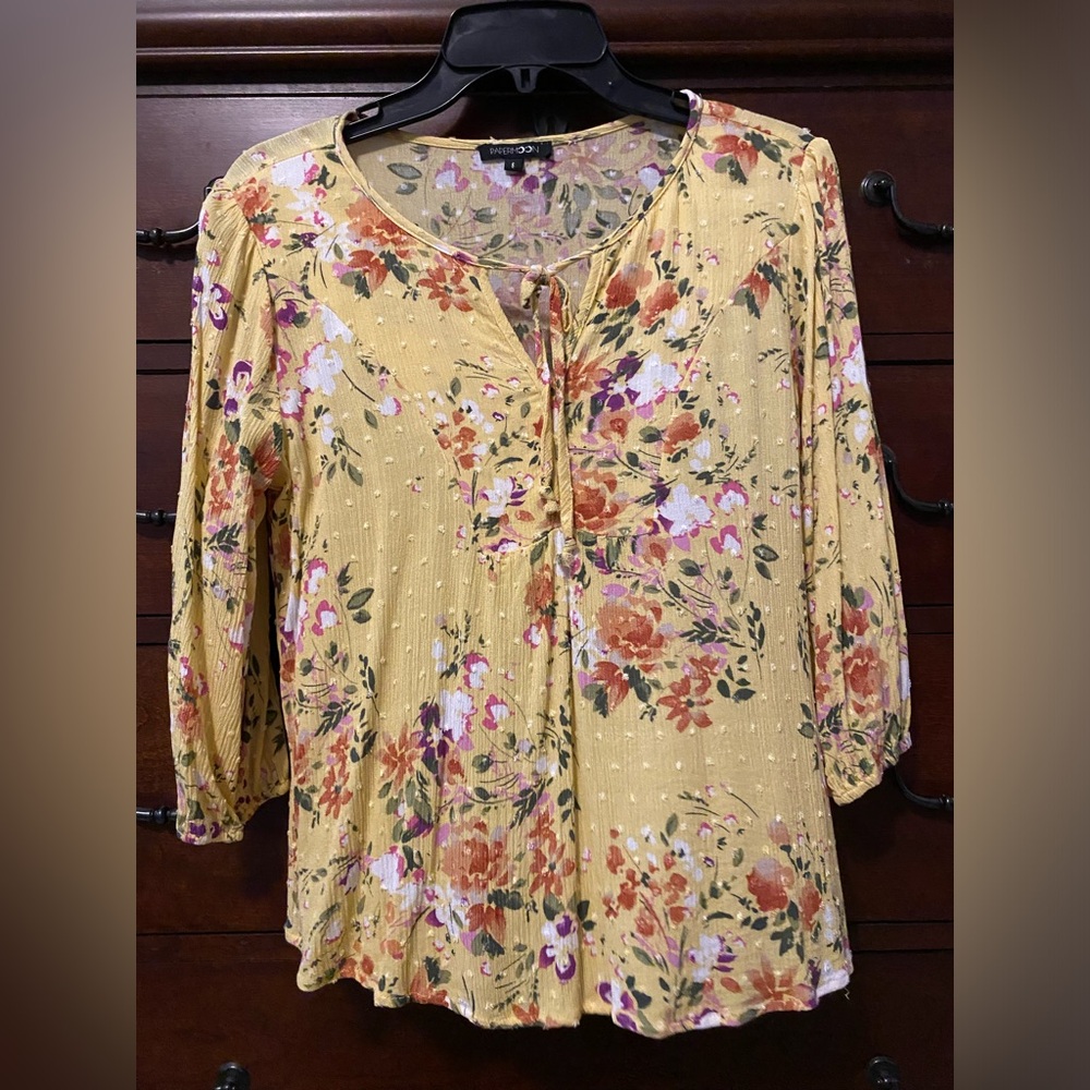 Papermoon top, yellow with flowers, size small